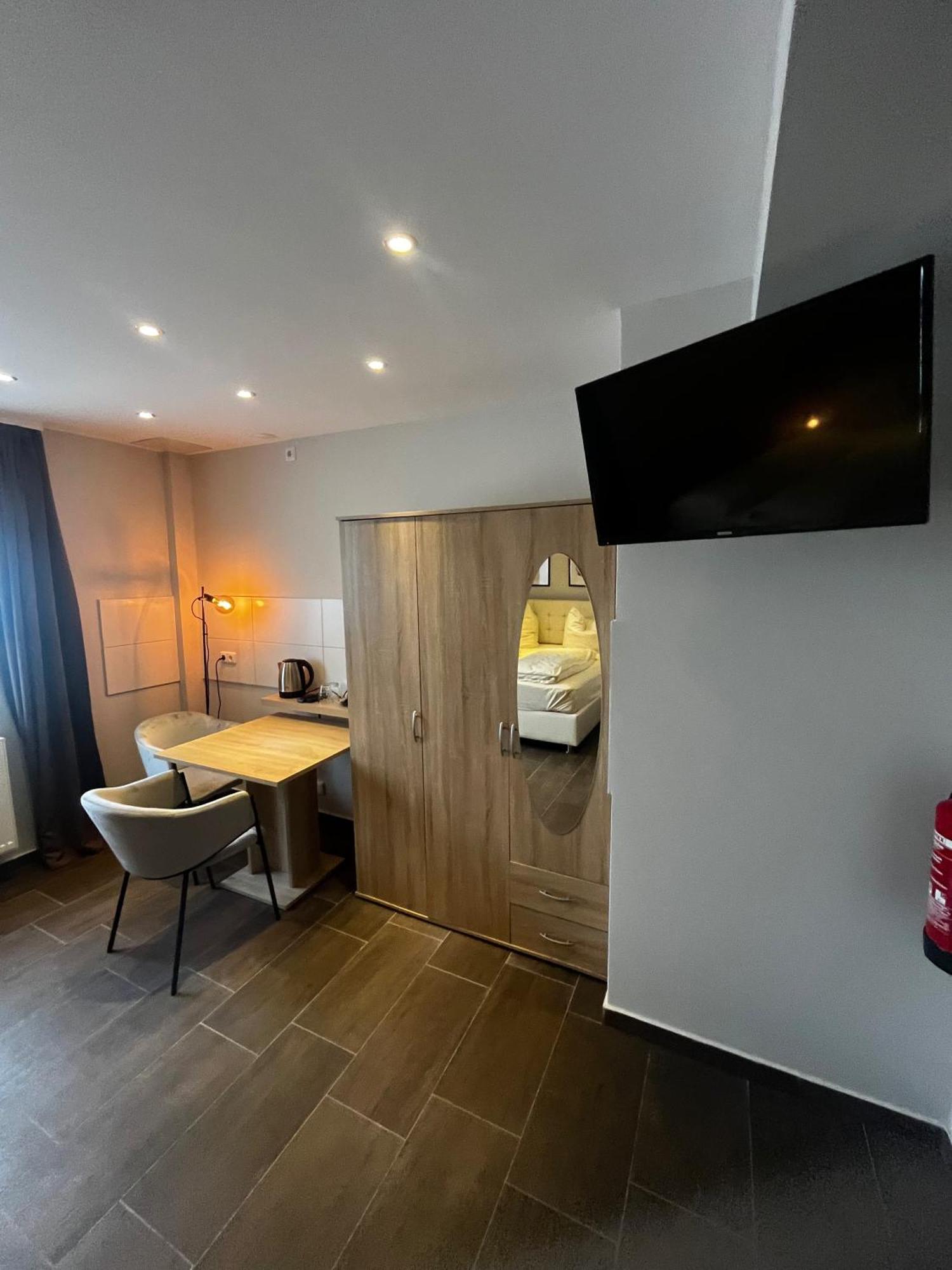 Mala Me Hotel Hanovre Extérieur photo