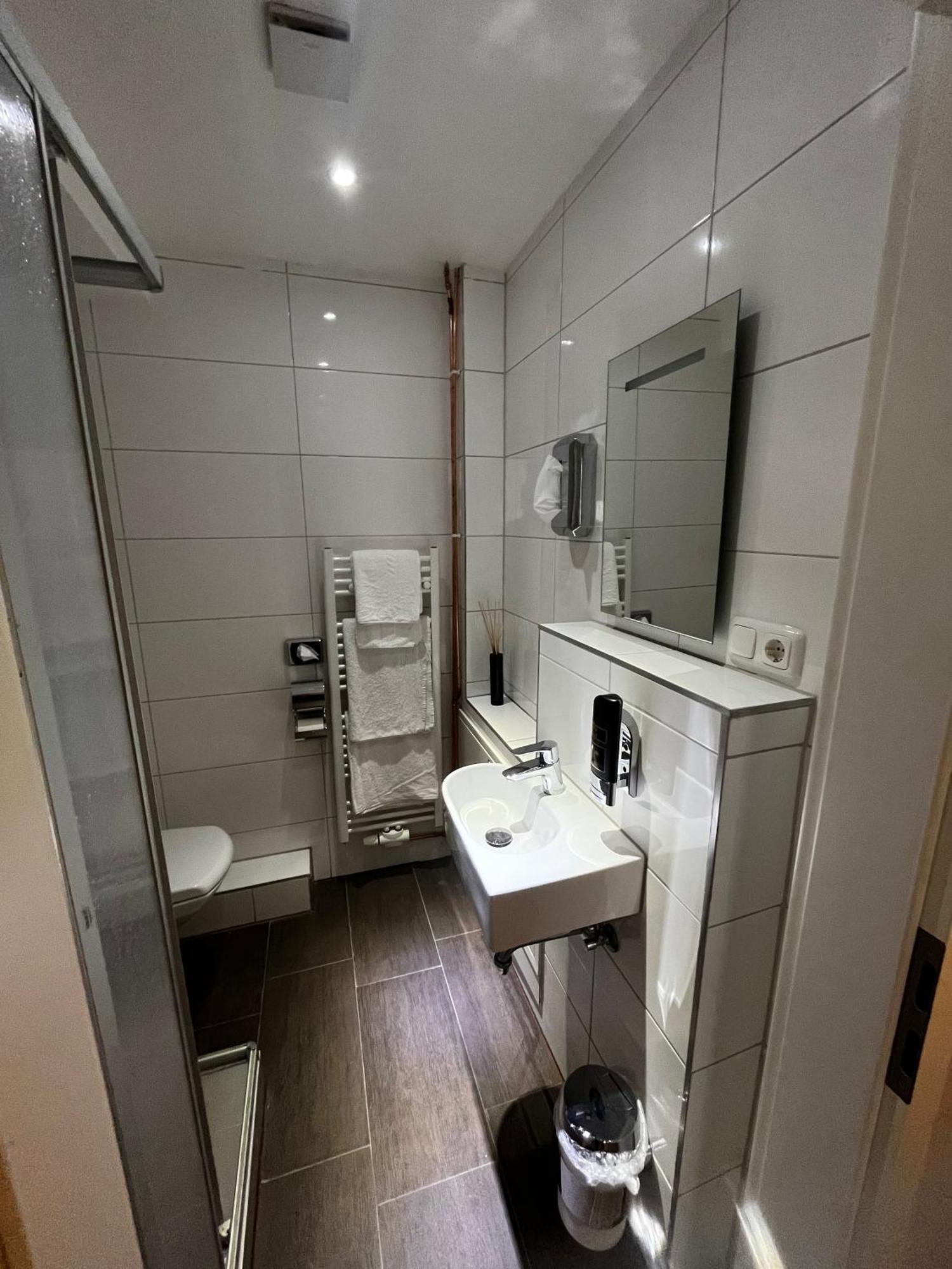 Mala Me Hotel Hanovre Extérieur photo