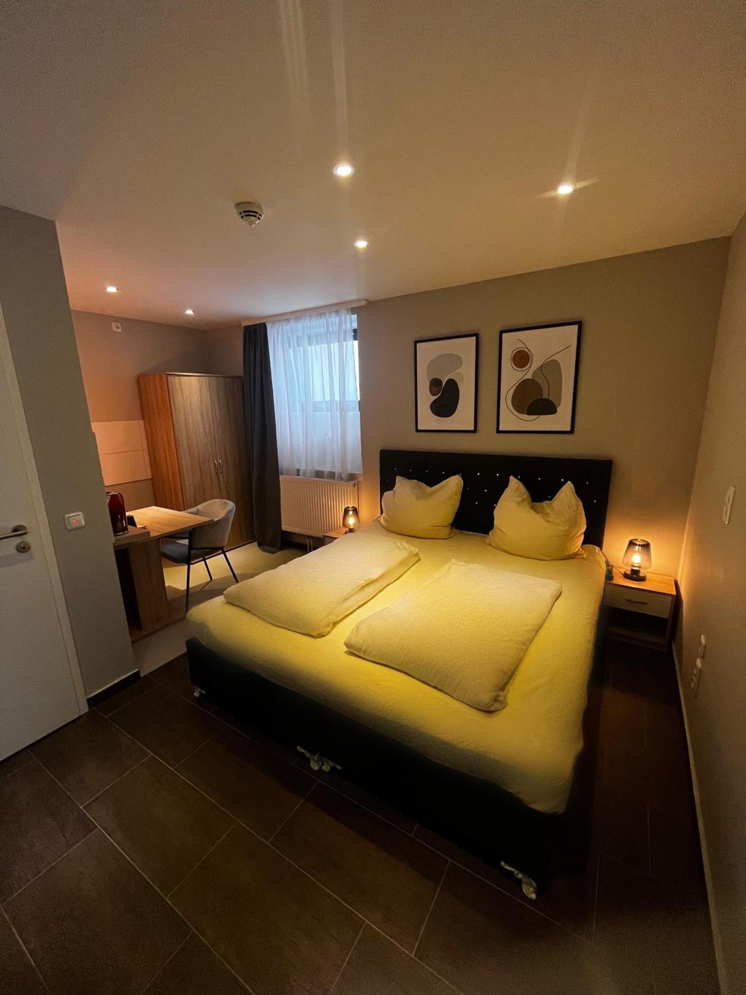 Mala Me Hotel Hanovre Extérieur photo