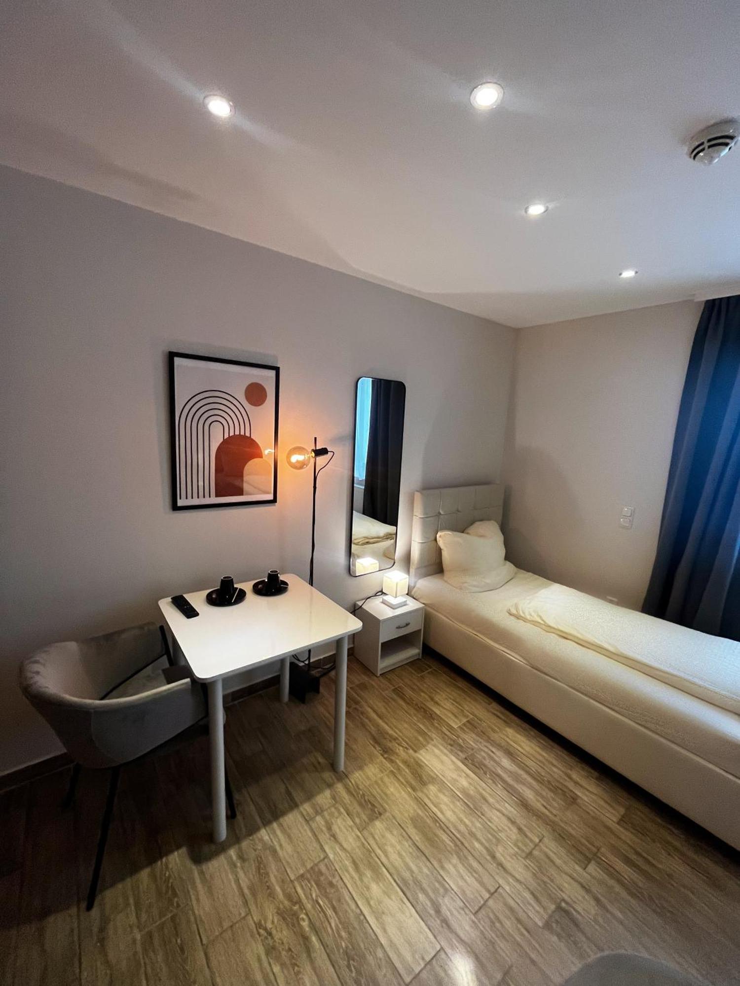 Mala Me Hotel Hanovre Extérieur photo